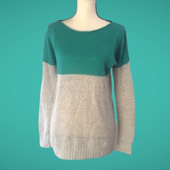 GAP Sweaters - Gap aqua and gray sweater